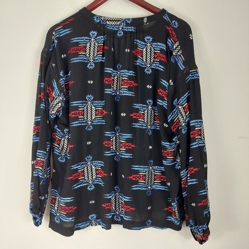 LIV Los Angeles Women's Black Aztec Tribal Long Sleeve V Neck Tunic Top Size S - Picture 8 of 9